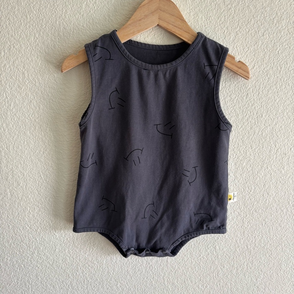 Sleeveless Gray Baby Romper Smiley Face 6-12M